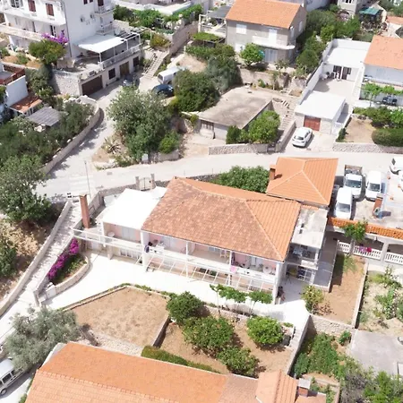 With A Parking Space Hvar - 15706 Guest house