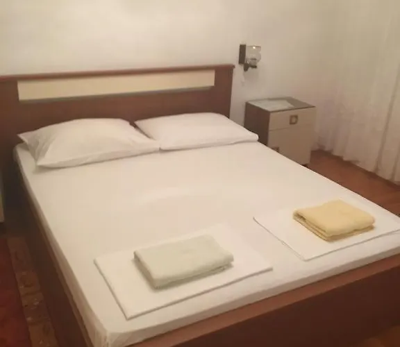 And With Parking Space Hvar - 15706 3* Hvar Town