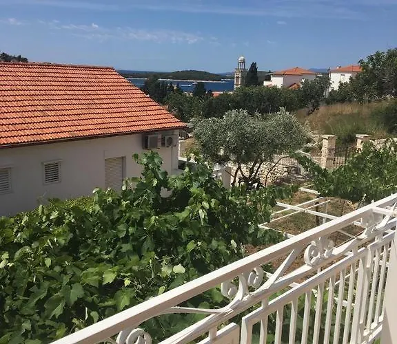 And With Parking Space Hvar - 15706 Penzion